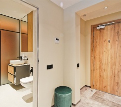 Вип Юник в Ластадие