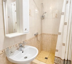 Домик с патио и видом на море  /Без питания или ALL INCLUSIVE + BAR в Лоогуна