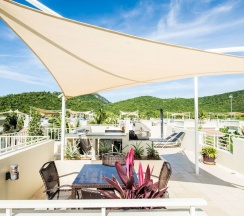 Вилла с видом на бассейн в Отель The Oriental Beach Pearl