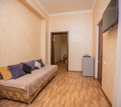 Стандарт 4-местный с двуспальной и односпальной кроватями и балконом в Джульетта