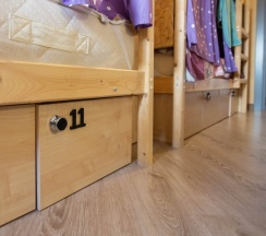 Кровать в общем номере (женский номер) в Чердак