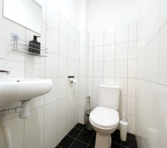 Капсула в 6-местном общем номере “Переделкино” в Bookcase Hotel&Hostel