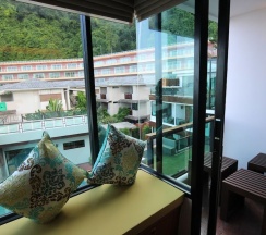 Полулюкс в Phi Phi Nice Beach Hotel Hip