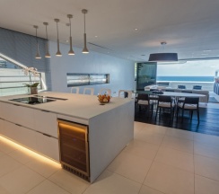 Sky Pool вилла с 3 комнатами в Kata Rocks