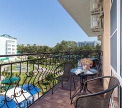 3-местная комната стандарт в Miracle&N