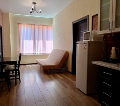 Апартаменты/Семейный трёхкомнатный номер с большими двуспальными кроватями в Морской