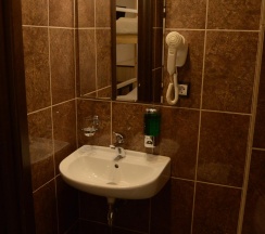 Кровать в 4-местном общем номере в Славянка