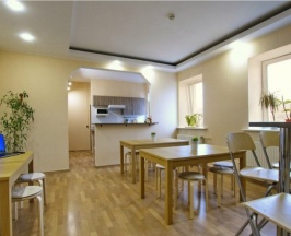 Кровать в шестиместном номере в Maestro Hostel
