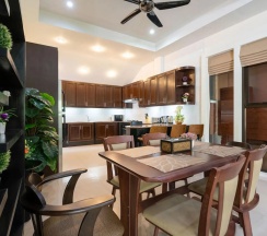 Вилла-люкс с собственным бассейном с 7 комнатами в Boutique Resort Private Pool Villa