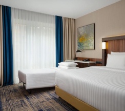 Двухместный номер с видом на город двуспальная кровать в Courtyard by Marriott Tashkent