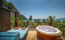 Четырёхместный номер Spa Premium Deluxe с балконом в Отель Centara Grand Beach Resort and Villas Krabi