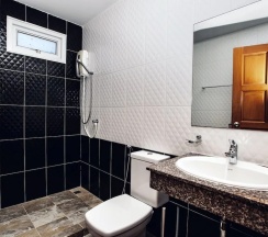 Номер Deluxe с балконом и с видом на море в Beach 7 Condo by GrandisVillas