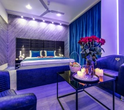 Номер комфорт улучшенный с 1 двуспальной кроватью в Алекс