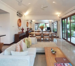 Четырёхместная вилла с 3 комнатами с видом на бассейн в Kanda Residences Pool Villas