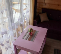 Двухместный коттедж двуспальная кровать в  Изумруд