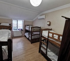 Кровать в общем номере в Rose House