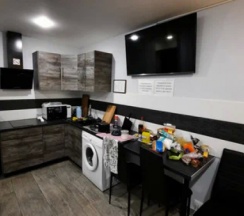 Восьмиместный женский общий номер в Radar Hostel