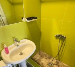 Двухместный номер Standard с балконом и с видом на реку двуспальная кровать в Акварель