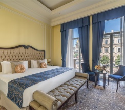 Полулюкс с видом  на Исаакиевскую площадь в Lotte hotel St.Petersburg