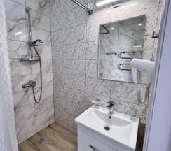 Двухместный номер Standard с балконом двуспальная кровать в Familia