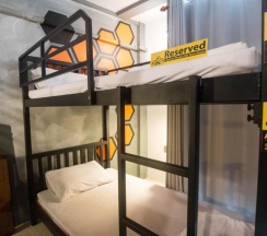 Двухместный семейный номер Standard двухъярусная кровать в Beehive Phuket Old Town - Hostel