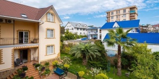 Адлер: Гостевой дом Камелот