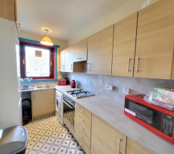Апартаменты с 3 комнатами в 3 Bedroom Aprtmt at Sensational Stay Serviced Accommodation Aberdeen- Froghall Avenue