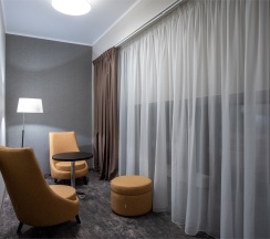 Номер категории "Бизнес" в Holiday Inn
