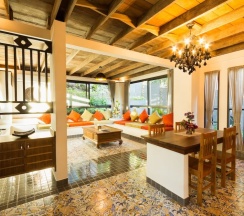 Семейный коттедж с 2 комнатами с балконом в Kata Tranquil Villa