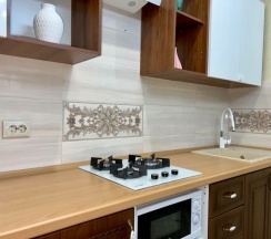Трехкомнатные апартаменты с террасой и бассейном в Frukty Rent