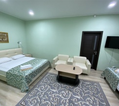 Семейный номер "Комфорт+" с кухней (№106) в Заря