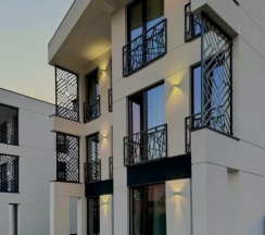 Улучшенная трёхместная комната в Deus