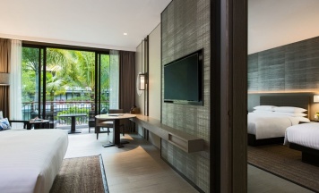 Четырёхместный семейный номер Standard с балконом двуспальная кровать в Phuket Marriott Resort And Spa, Nai Yang Beach