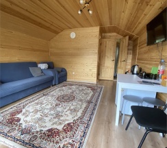 Лодж с вернадной и двумя односпальными кроватями в Arkhyz family lodge