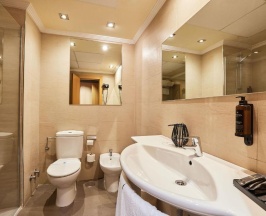 Четырёхместный номер Superior в Hotel Bristol