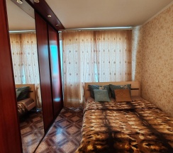 Квартира в Апартаменты на 10-й микрорайон, 3