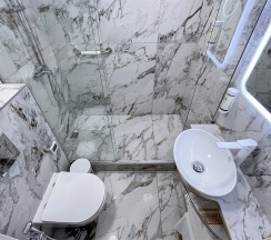 Двухуровневый номер в античном греческом стиле в Греческий Олимп