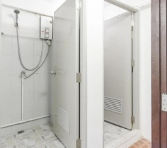 Кровать в общем номере (двуспальная кровать) в Home16 Hostel 16