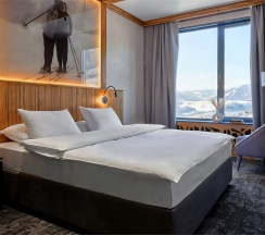 Стандарт Дабл с видом на горы в Среди Гор