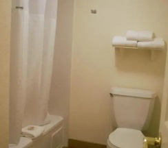 Четырёхместный номер Deluxe в La Quinta Inn by Wyndham Austin Capitol / Downtown
