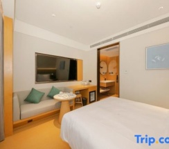 Двухместный номер Standard двуспальная кровать в Grand Asoke Suites Boutique Residence