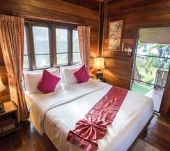 Двухместный Thai House Cottage двуспальная кровать в Samed Grandview Resort