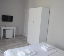 Трёхместный номер Standard с балконом в Guest House Madonna