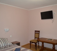 Четырёхместный номер Comfort с красивым видом из окна в Березка