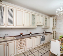 Двухместные апартаменты Comfort с 3 комнатами с балконом двуспальная кровать в Квартирное бюро