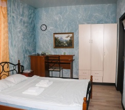 Трехместный номер в Маяк