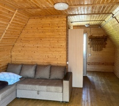 Коттедж с 2 комнатами с балконом в Тихая гавань