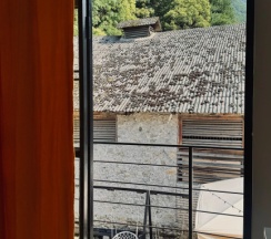 Шестиместные апартаменты с красивым видом из окна в Аибга