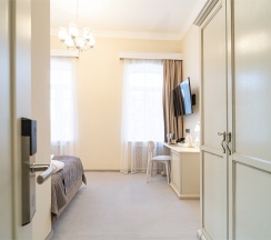 Стандарт с queen size кроватью Домъ купчихи Глинкиной 4* в Домъ купца Кундышева-Володина