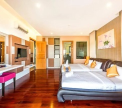 Трёхместный люкс в Chalong Miracle Lakeview Resort & Spa